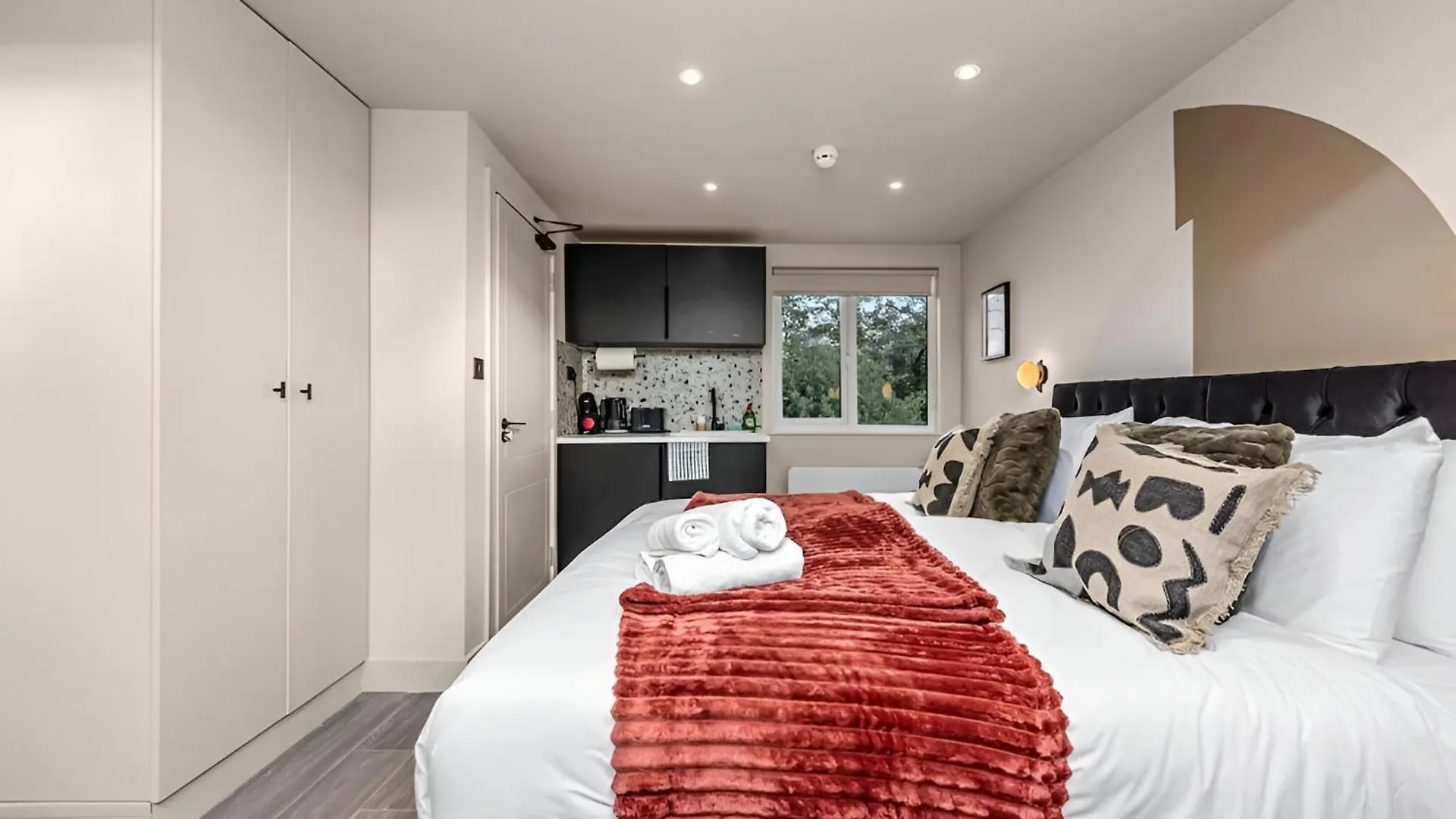 Radiant Studio Nook With Full Kitchen Londres Royaume-Uni