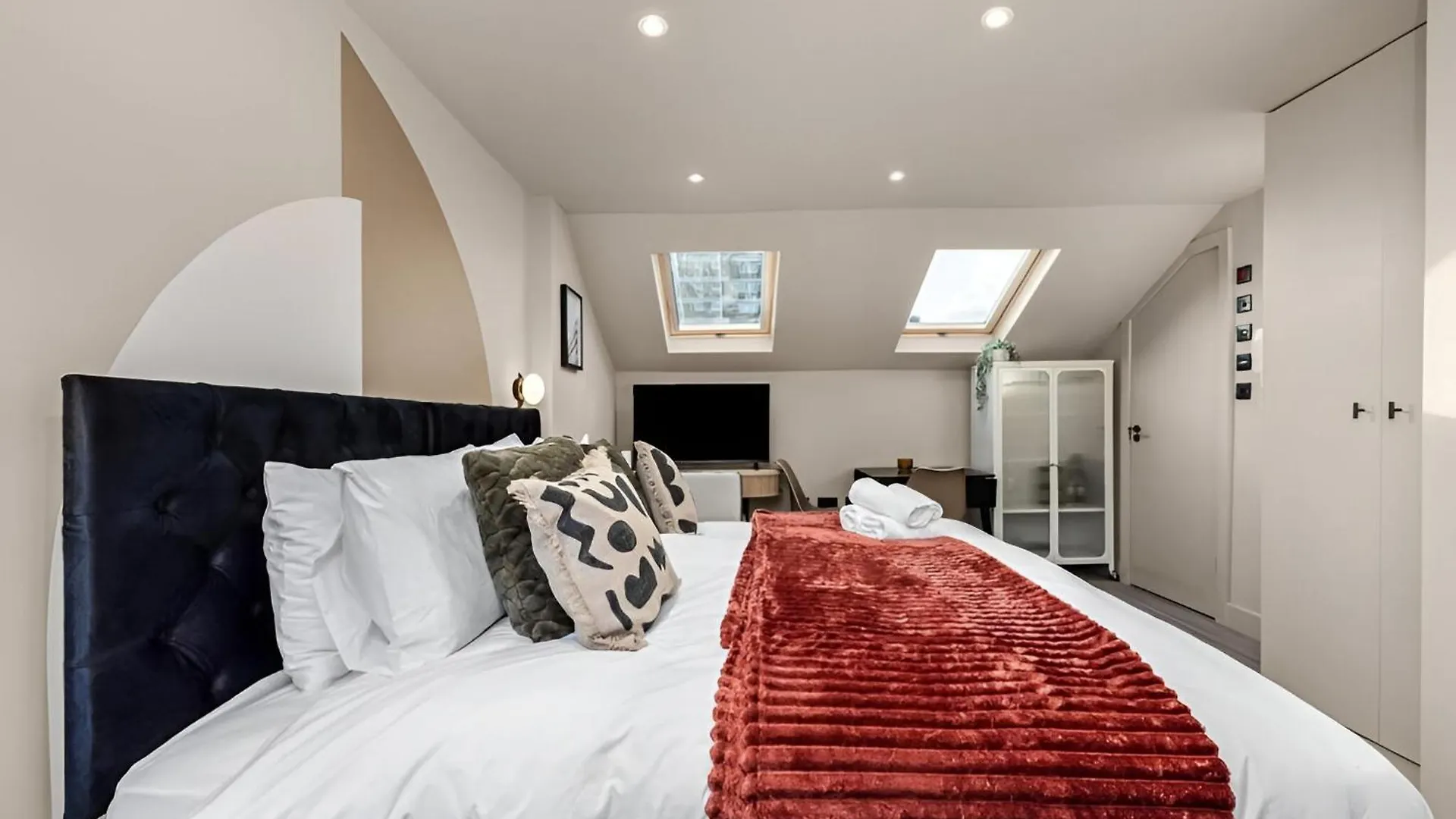 Radiant Studio Nook With Full Kitchen Londres Appartement